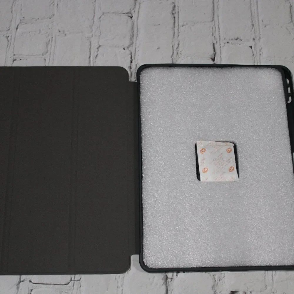 ‎iPad Pro 11 2021 Model Shockproof Trifold Case - Picture 2 of 4